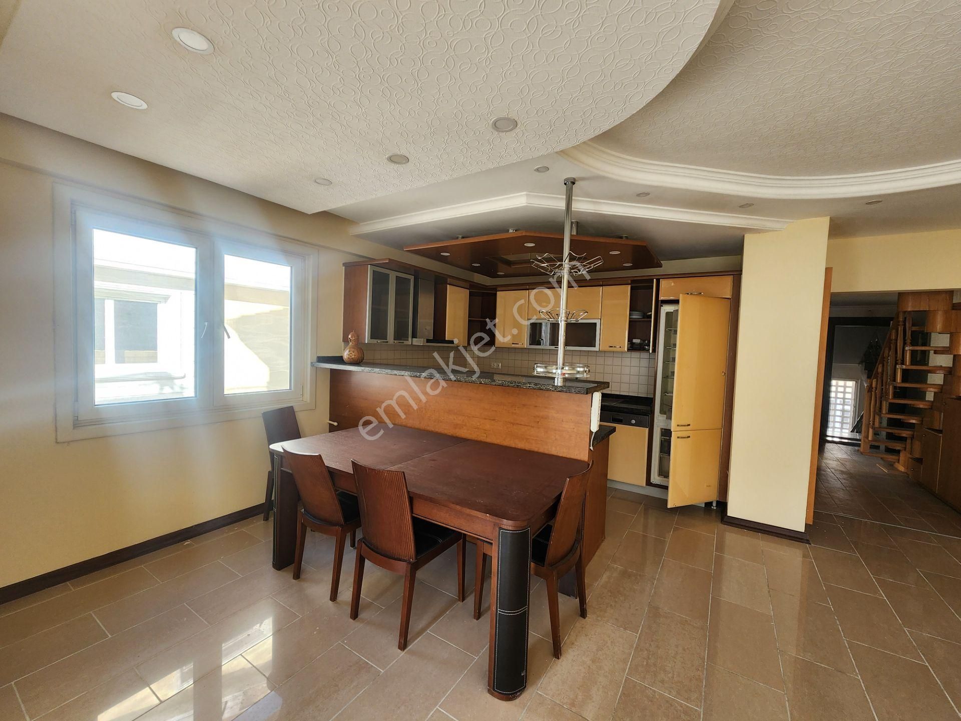 Havuzlu, Kapalı Otoparklı Sitede Satılık 200 M2 3+2 Dublex Daire - Görsel 15