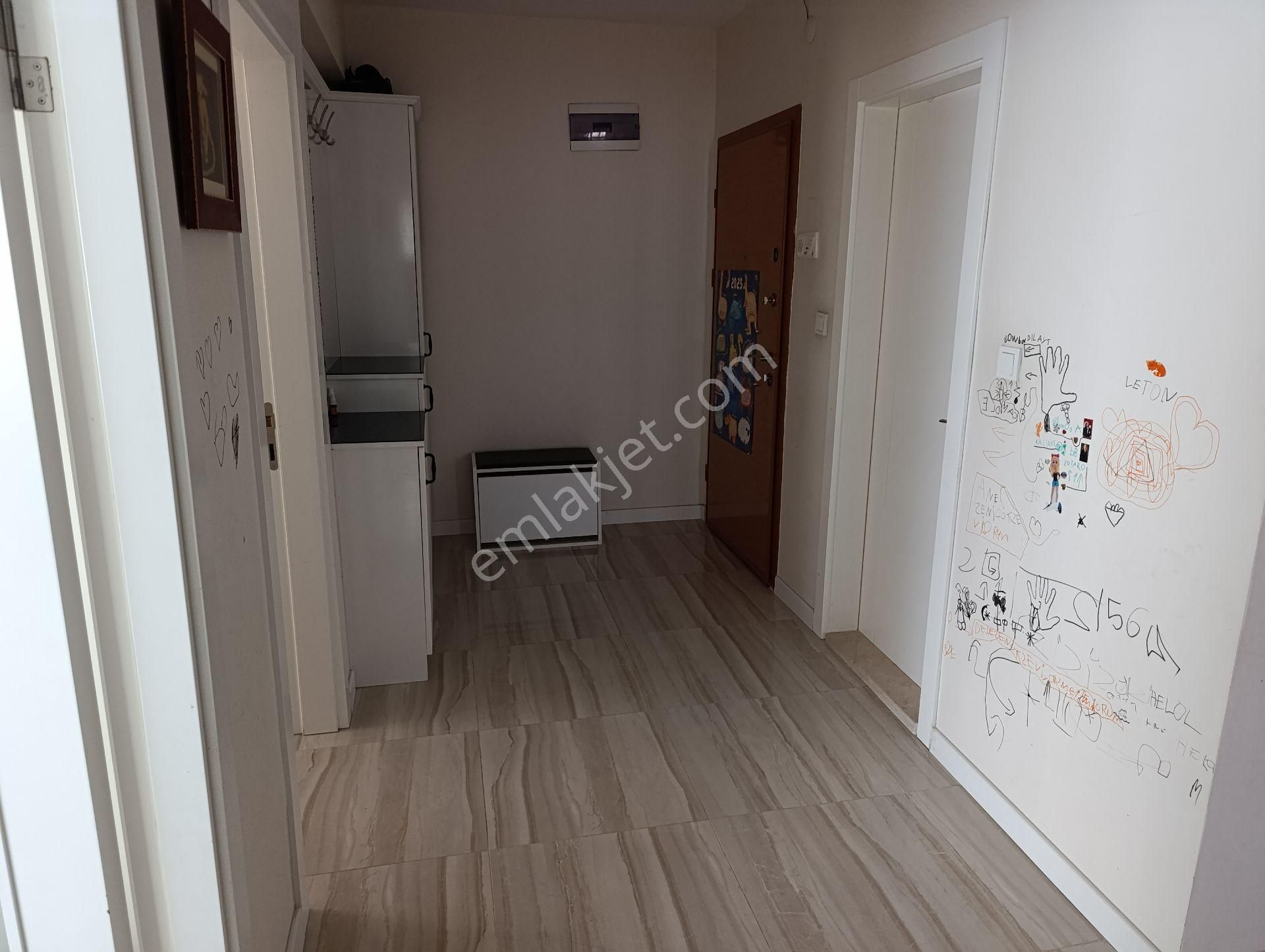 Kuzgun Sokakta Tamamen Yenilenmiş 3 + 1 - Görsel 3