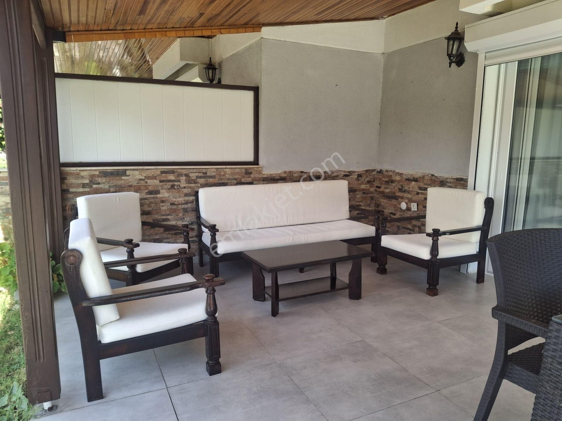 Boyalık Denize Çok Yakın Sitede Bakımlı Tadilatlı Yenilenmiş 3+1 - Görsel 10