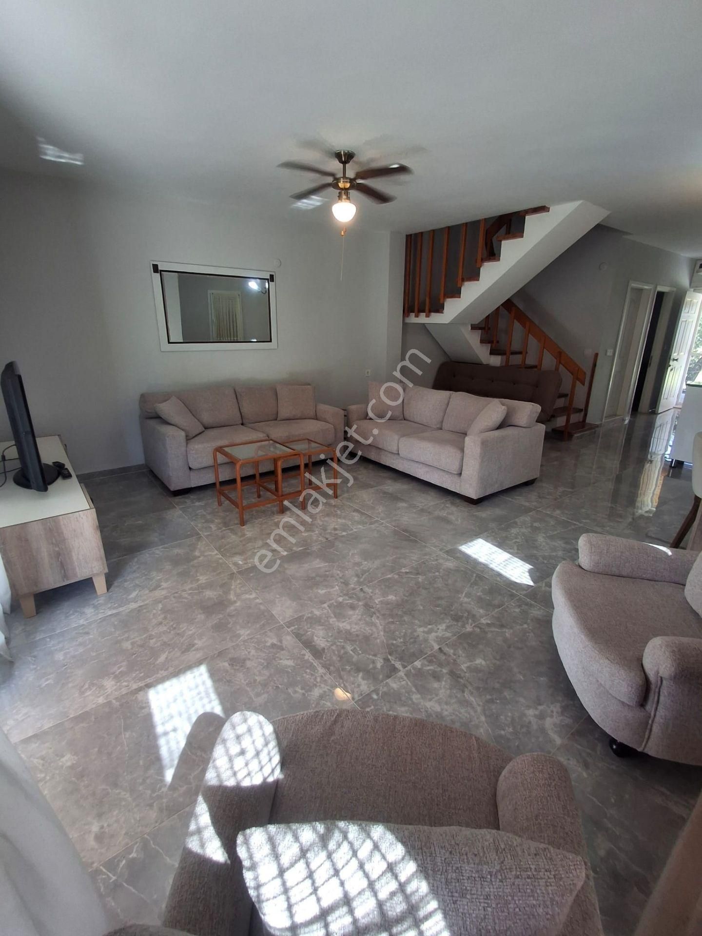 Boyalık Denize Çok Yakın Sitede Bakımlı Tadilatlı Yenilenmiş 3+1 - Görsel 13