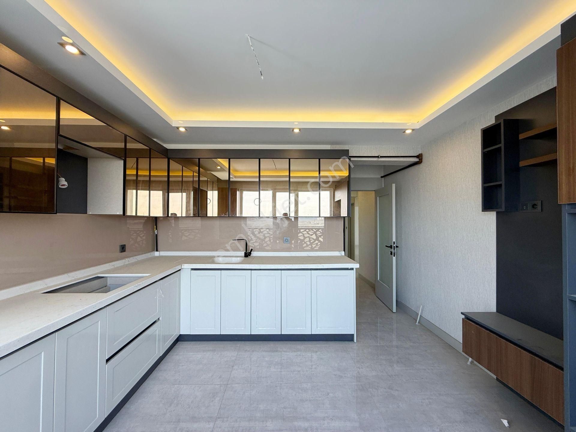 Öz.maşallah'dan Millet Bahçesi Manzaralı Teras Balkonlu 3+1sıfır - Görsel 3