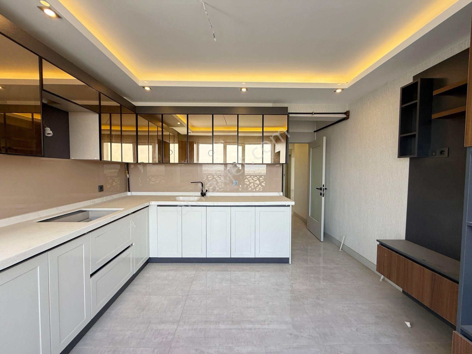 Öz.maşallah'dan Millet Bahçesi Manzaralı Teras Balkonlu 3+1sıfır - Görsel 4