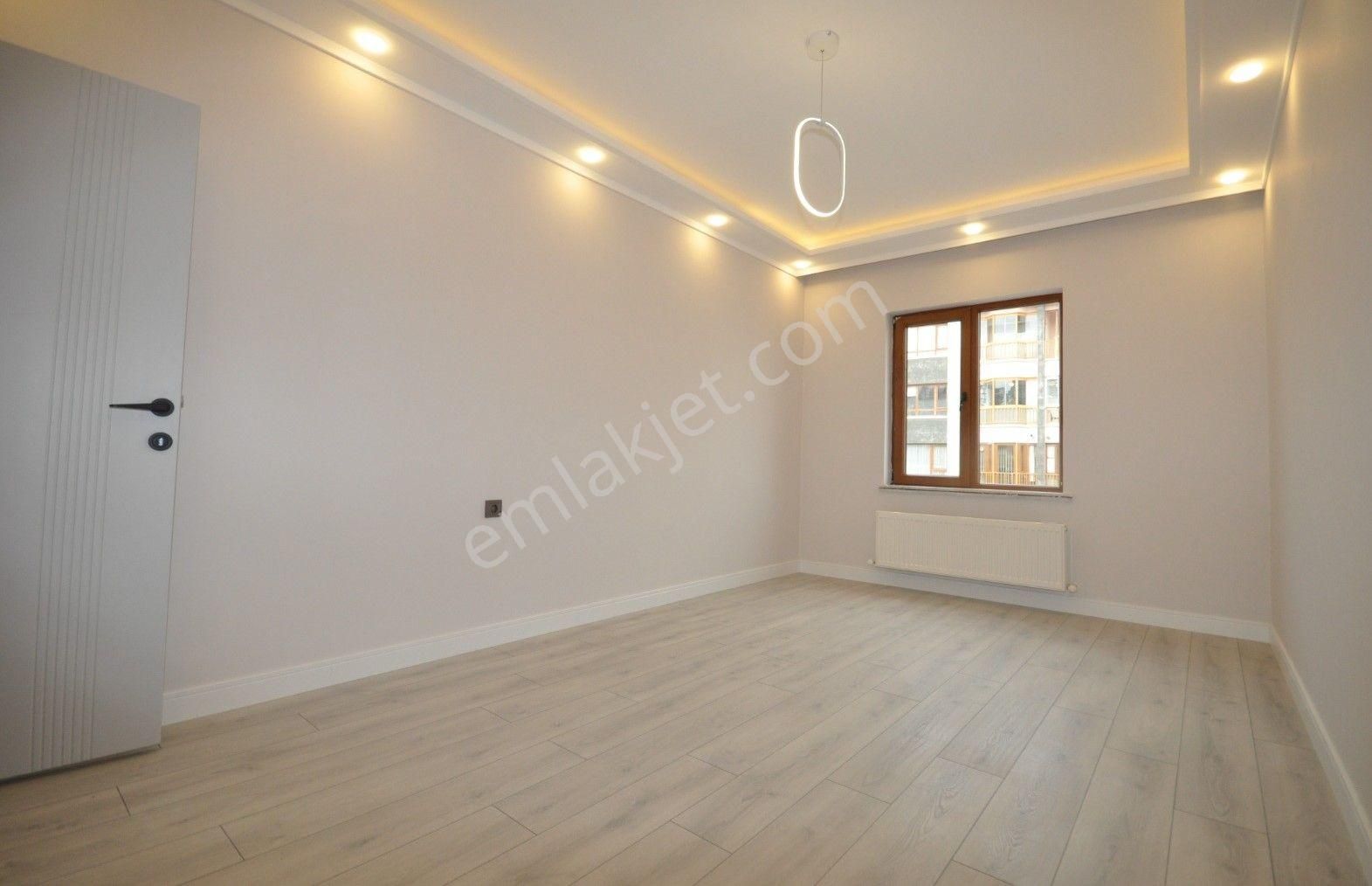 Atanora Vadi'den İlker Cad Üzeri Ön Cephe Lüks Yapılı 2 Banyolu 3+1 - Görsel 9