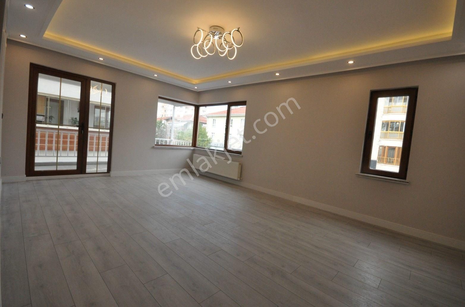 Atanora Vadi'den İlker Cad Üzeri Ön Cephe Lüks Yapılı 2 Banyolu 3+1 - Görsel 8