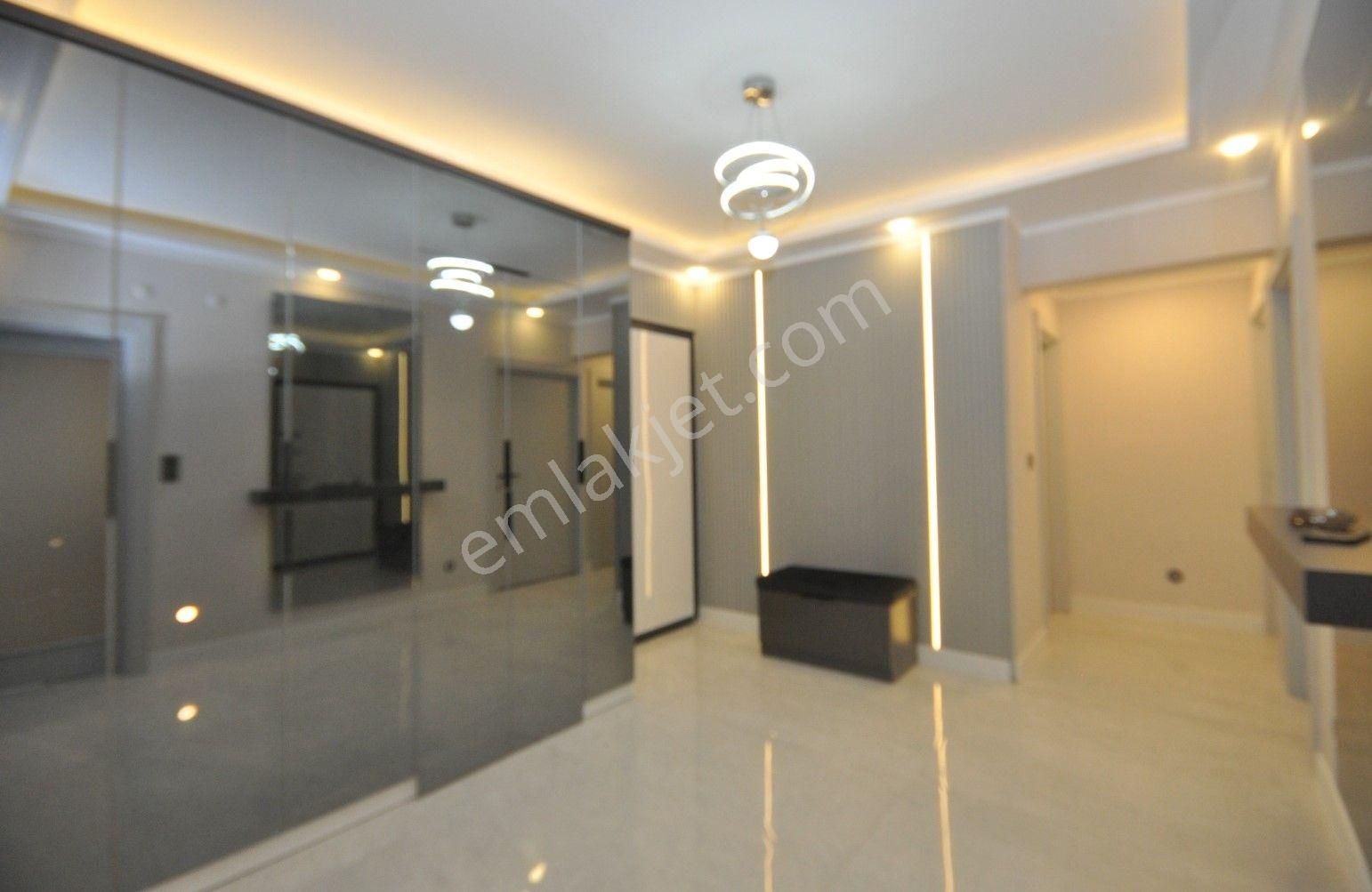 Atanora Vadi'den İlker Cad Üzeri Ön Cephe Lüks Yapılı 2 Banyolu 3+1 - Görsel 20