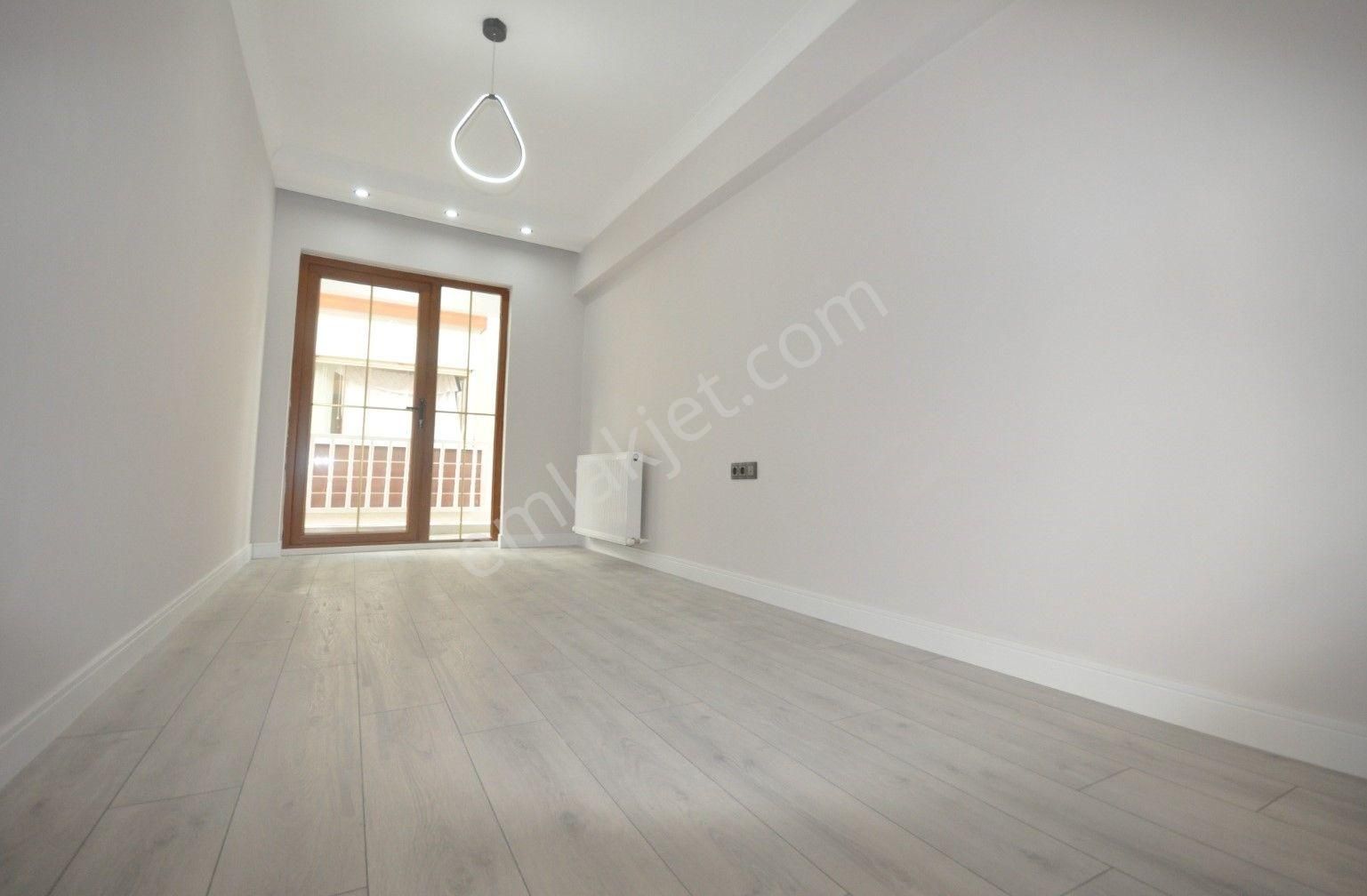 Atanora Vadi'den İlker Cad Üzeri Ön Cephe Lüks Yapılı 2 Banyolu 3+1 - Görsel 13