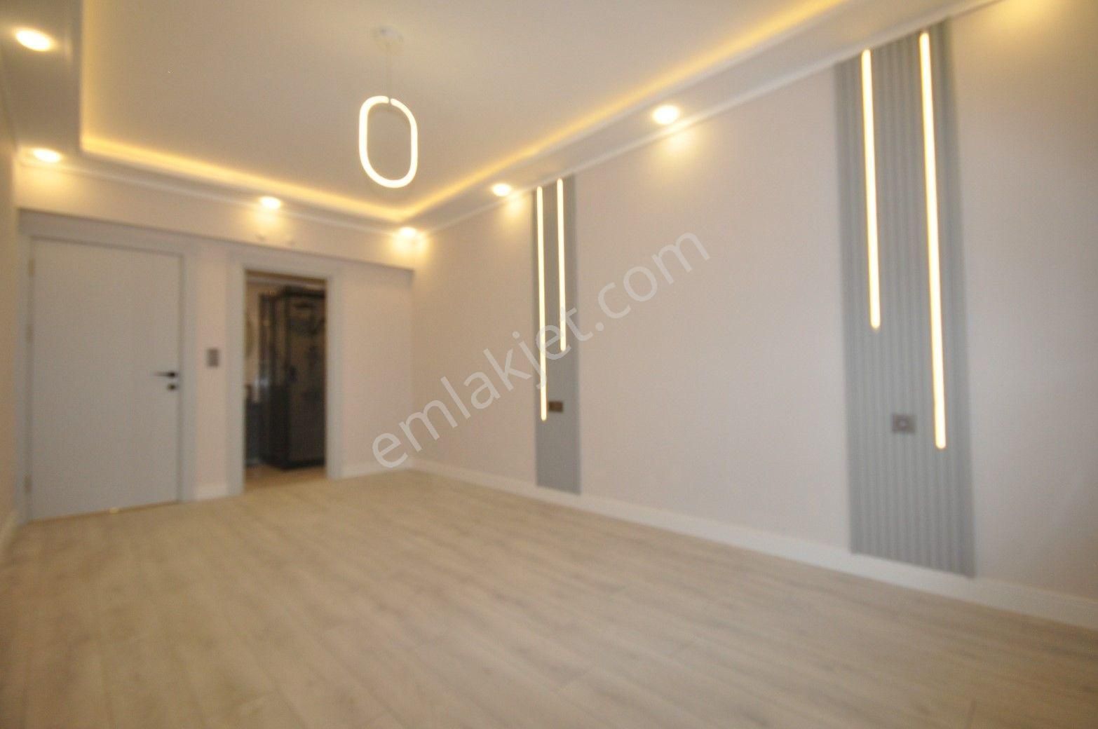 Atanora Vadi'den İlker Cad Üzeri Ön Cephe Lüks Yapılı 2 Banyolu 3+1 - Görsel 16