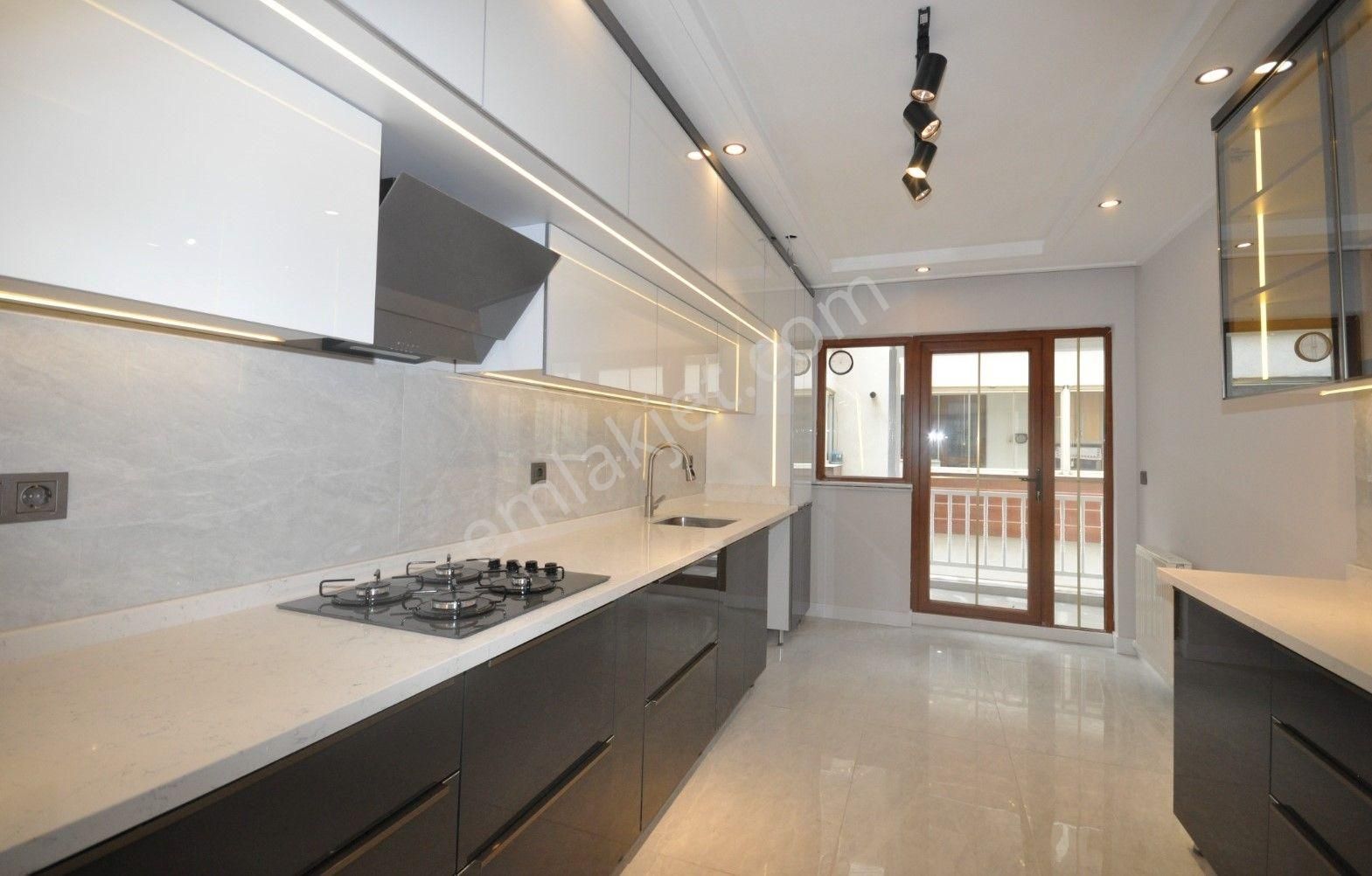 Atanora Vadi'den İlker Cad Üzeri Ön Cephe Lüks Yapılı 2 Banyolu 3+1 - Görsel 6