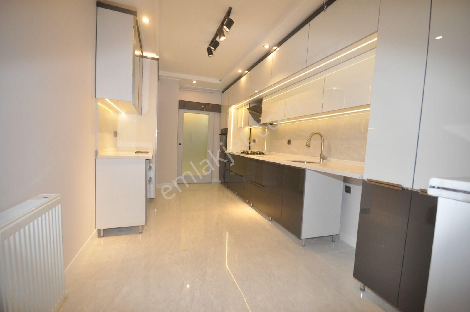 Atanora Vadi'den İlker Cad Üzeri Ön Cephe Lüks Yapılı 2 Banyolu 3+1 - Görsel 29