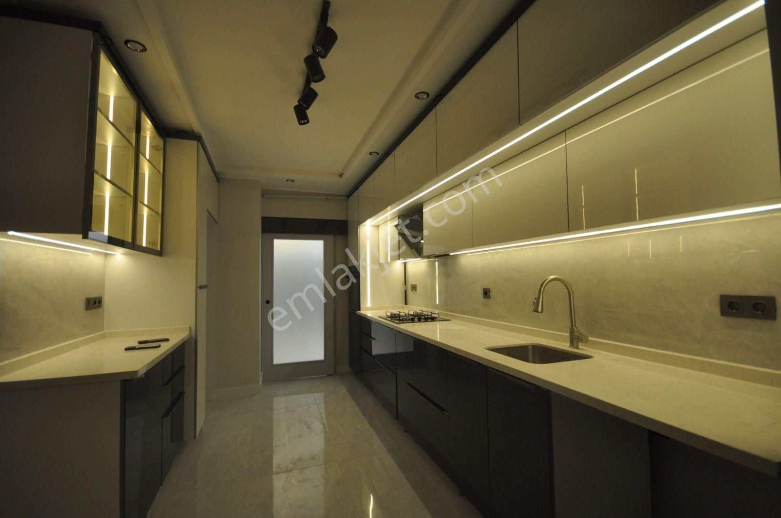 Atanora Vadi'den İlker Cad Üzeri Ön Cephe Lüks Yapılı 2 Banyolu 3+1 - Görsel 27