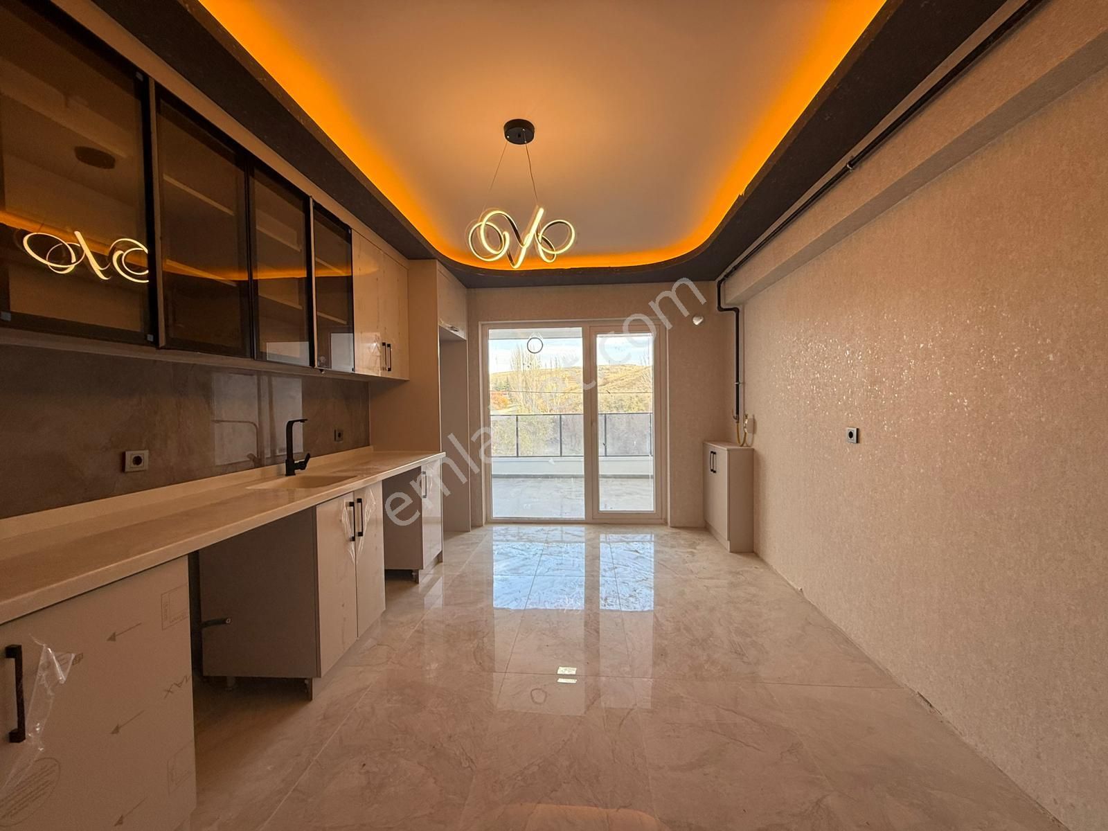 Hisar Mahallesi'nde E. Banyolu Full+full Yapılı Sıfır 3+1 Daire! - Görsel 6