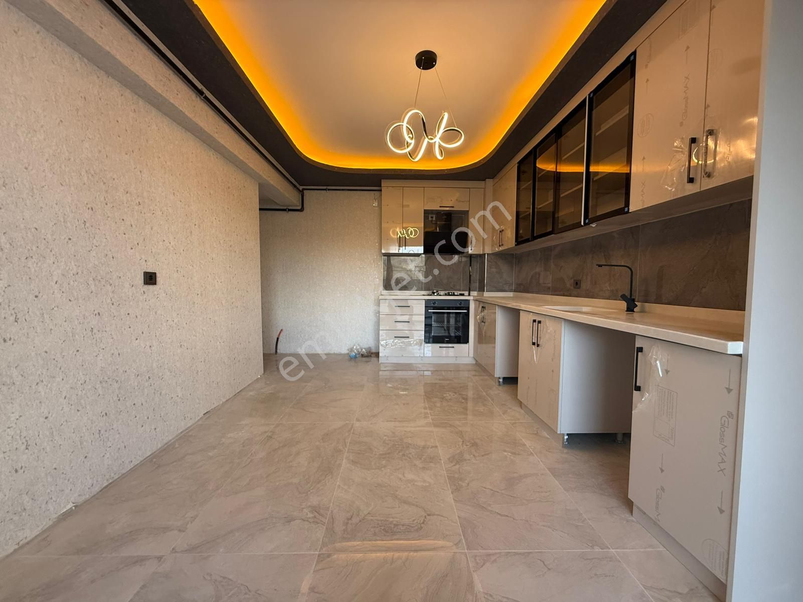 Hisar Mahallesi'nde E. Banyolu Full+full Yapılı Sıfır 3+1 Daire! - Görsel 3