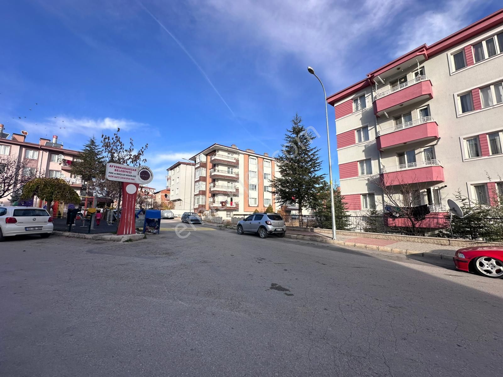 Afyon Üçok Emlaktan Nazmi Saatçi Mah Kentsel Dönüşüme Uygun Satılık 3+1 Temiz Bakımlı Daire - Görsel 22