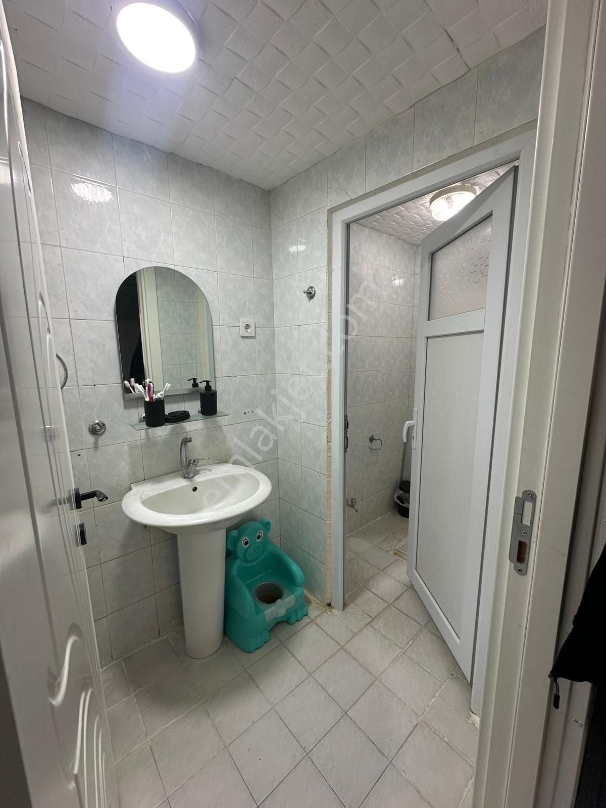 Afyon Üçok Emlaktan Nazmi Saatçi Mah Kentsel Dönüşüme Uygun Satılık 3+1 Temiz Bakımlı Daire - Görsel 13