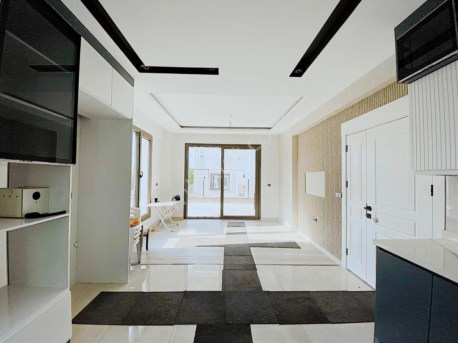 Sitenin En Geniş Arsa Paylı Villası ! Takas Değerlendirilir ! - Görsel 11