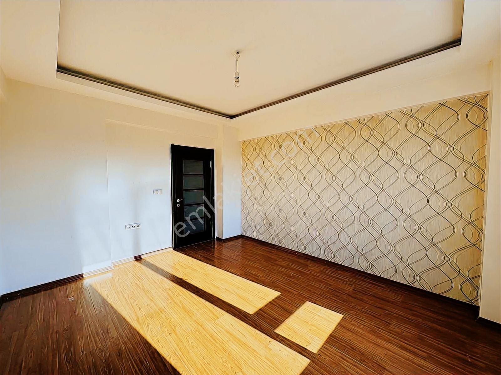 Uğurevler Mahallesinde Ara Kat 3 Cepheli Lüks Kiralık Daire!! - Görsel 11