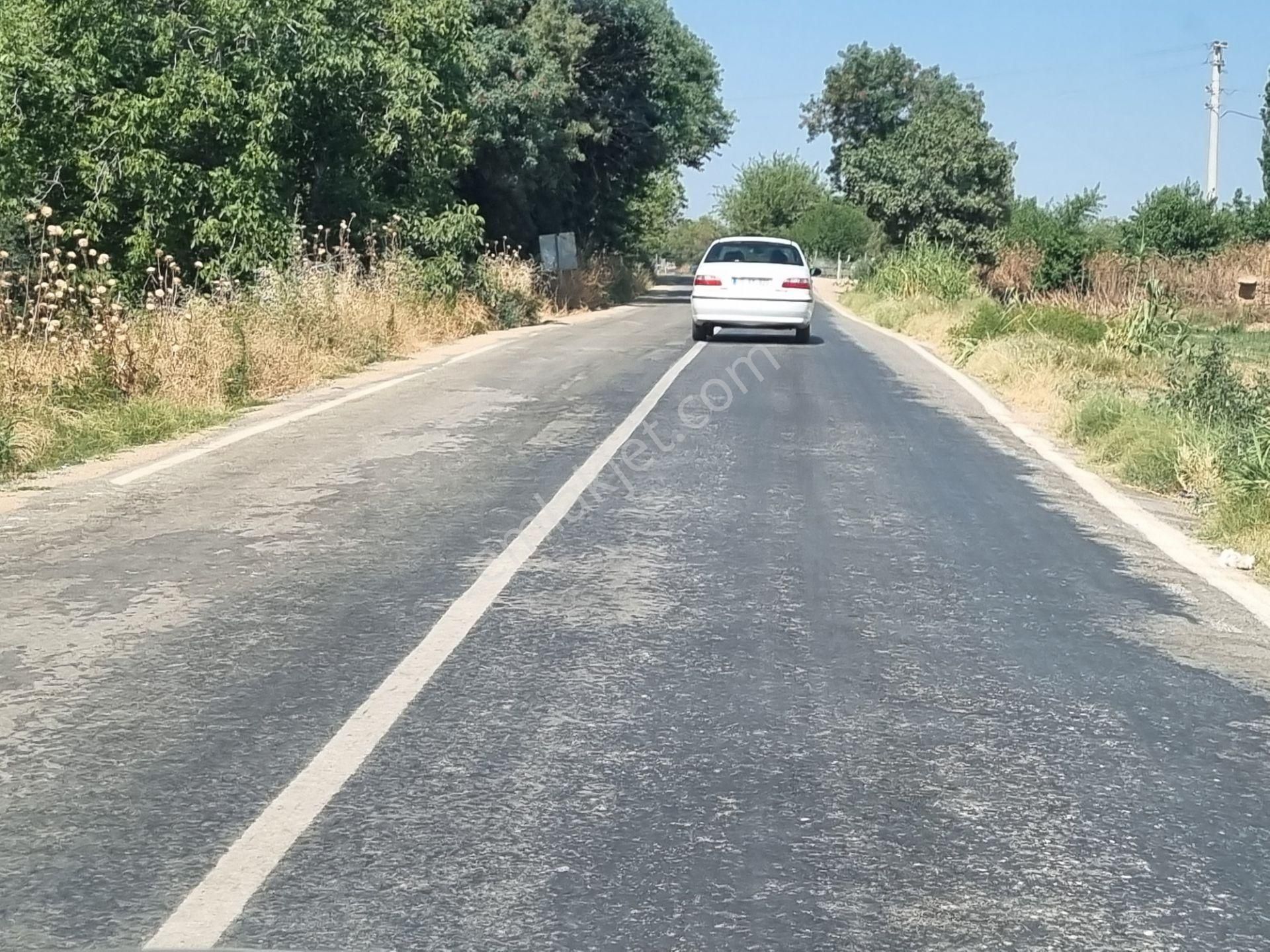 Aydın Nazilli Yöntem Emlaktan Yenipazar Direcik Mahallesinde Asfalta Yakın Satılık Tarla - Görsel 2