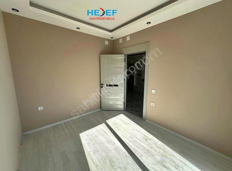 Hedef'ten Akdeniz Mah'de Deniz Manzaralı Havuzlu Sıfır 1+1 Daire - Görsel 12