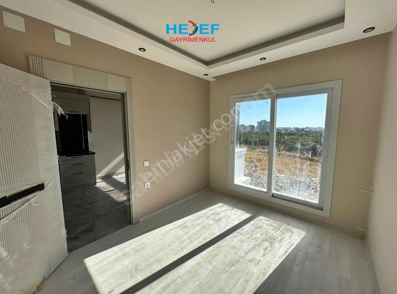 Hedef'ten Akdeniz Mah'de Deniz Manzaralı Havuzlu Sıfır 1+1 Daire - Görsel 9