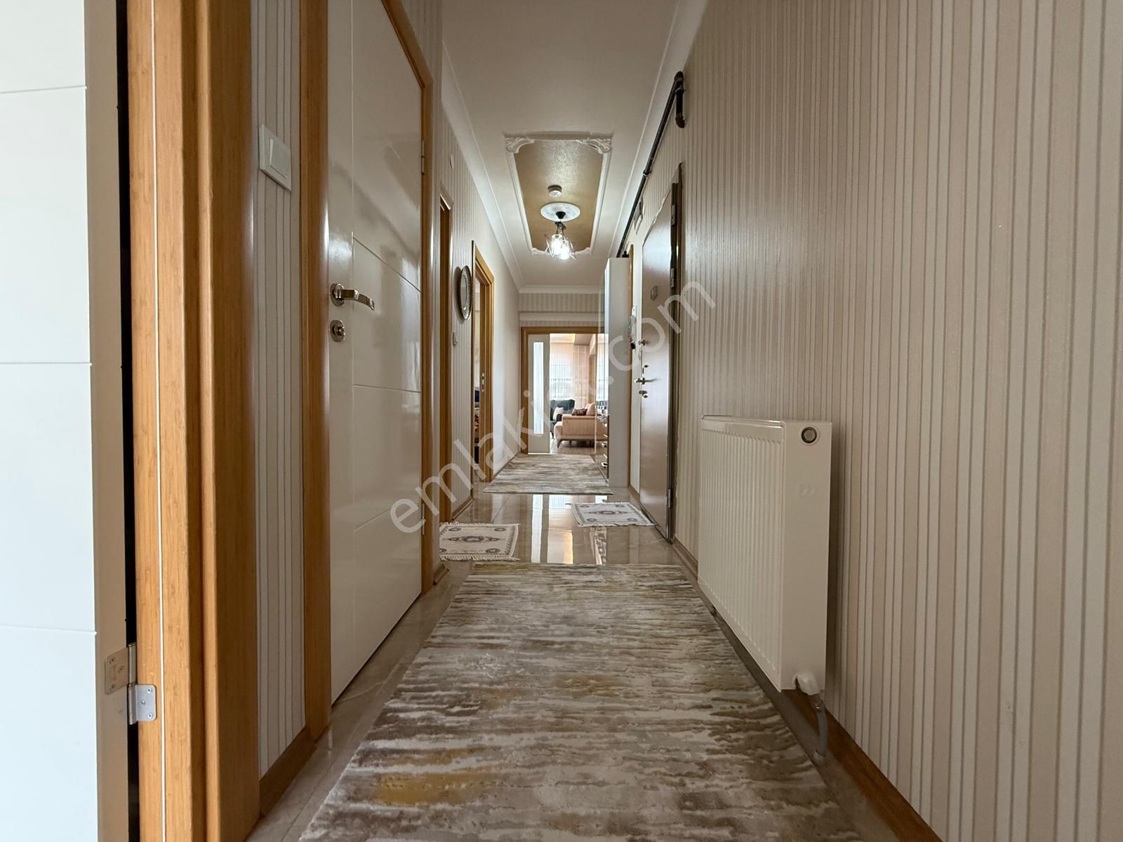 Vatan'dan Aktepe Stadı Arkası Genç Bina Lüks Yapılı Satılık 3+1 Katta Tek Daire - Görsel 17