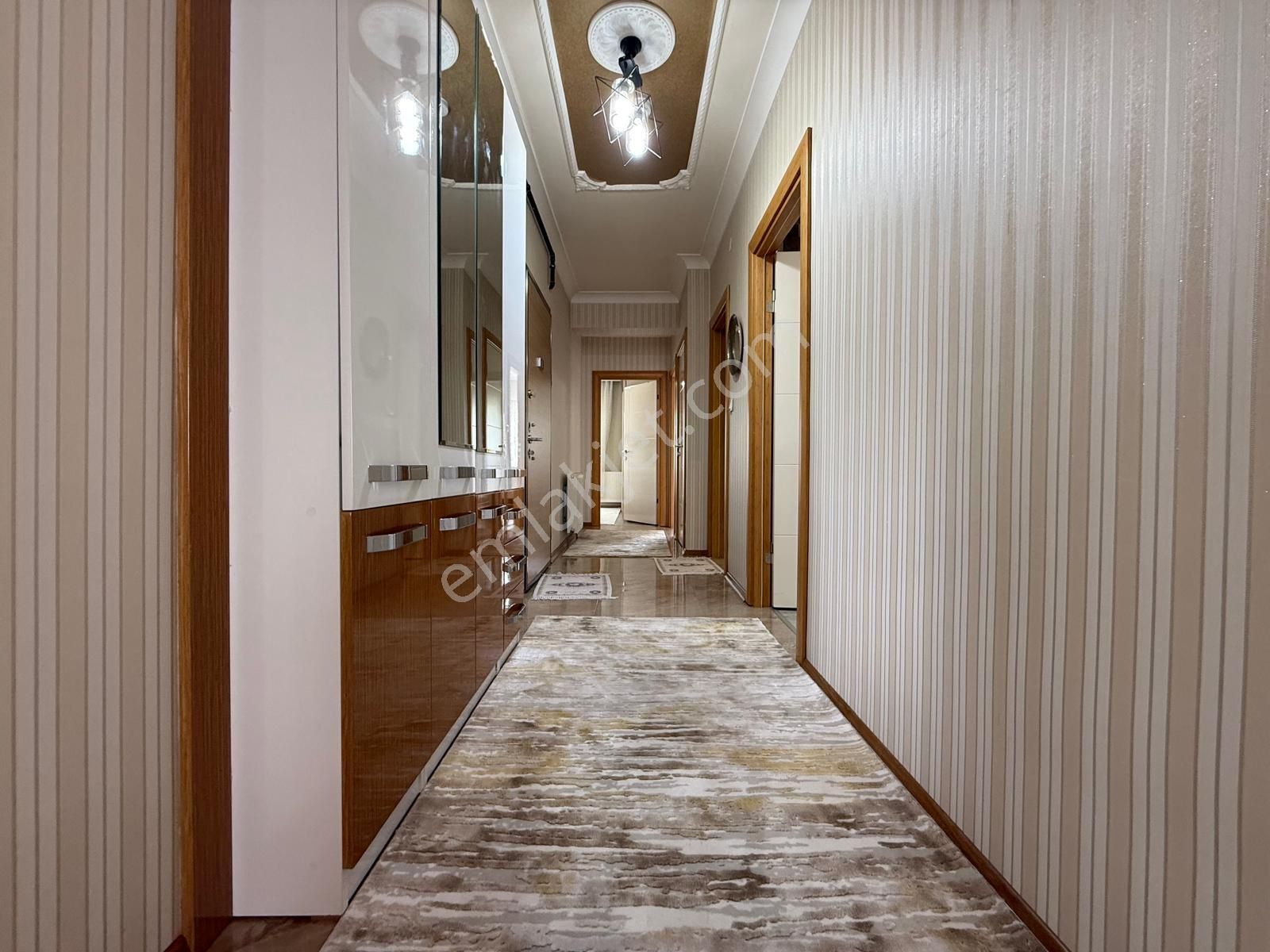 Vatan'dan Aktepe Stadı Arkası Genç Bina Lüks Yapılı Satılık 3+1 Katta Tek Daire - Görsel 20