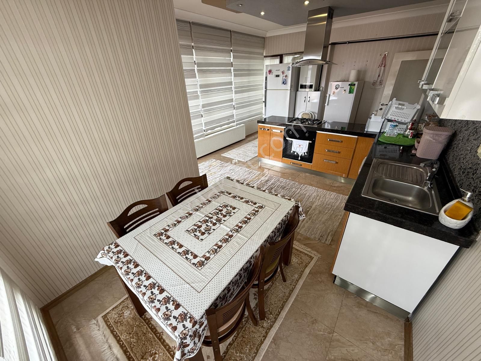 Vatan'dan Aktepe Stadı Arkası Genç Bina Lüks Yapılı Satılık 3+1 Katta Tek Daire - Görsel 9