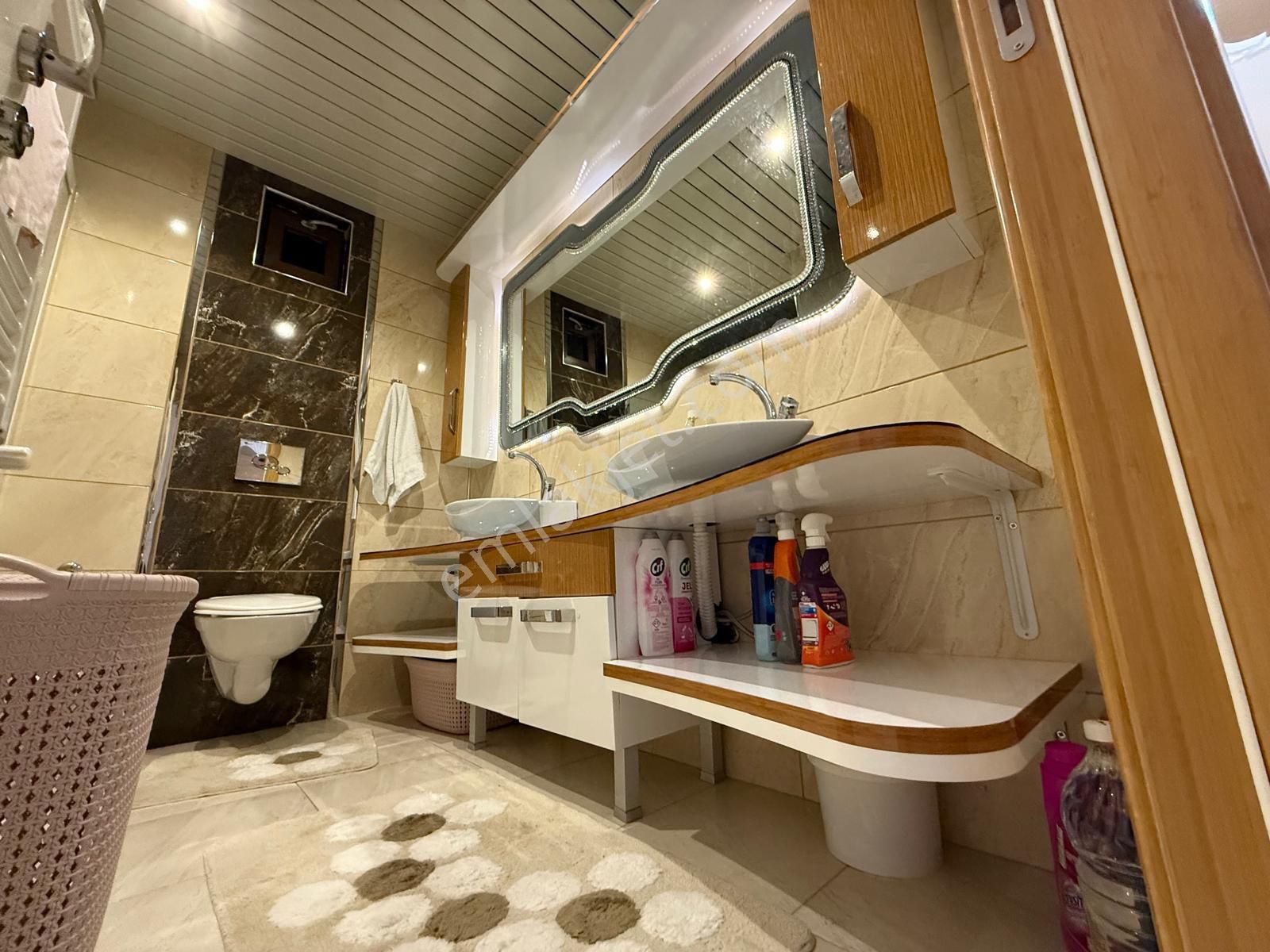 Vatan'dan Aktepe Stadı Arkası Genç Bina Lüks Yapılı Satılık 3+1 Katta Tek Daire - Görsel 10