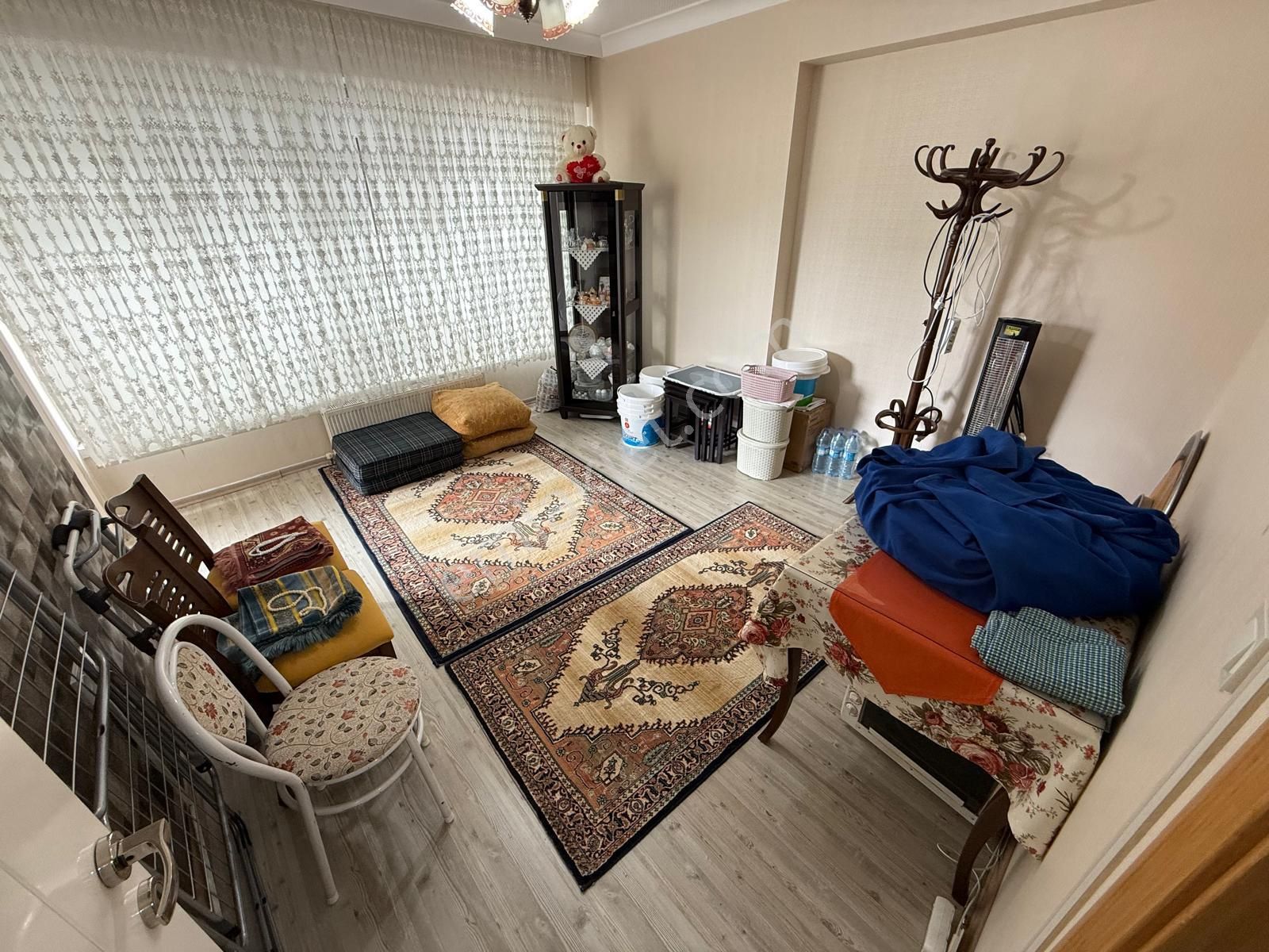 Vatan'dan Aktepe Stadı Arkası Genç Bina Lüks Yapılı Satılık 3+1 Katta Tek Daire - Görsel 6