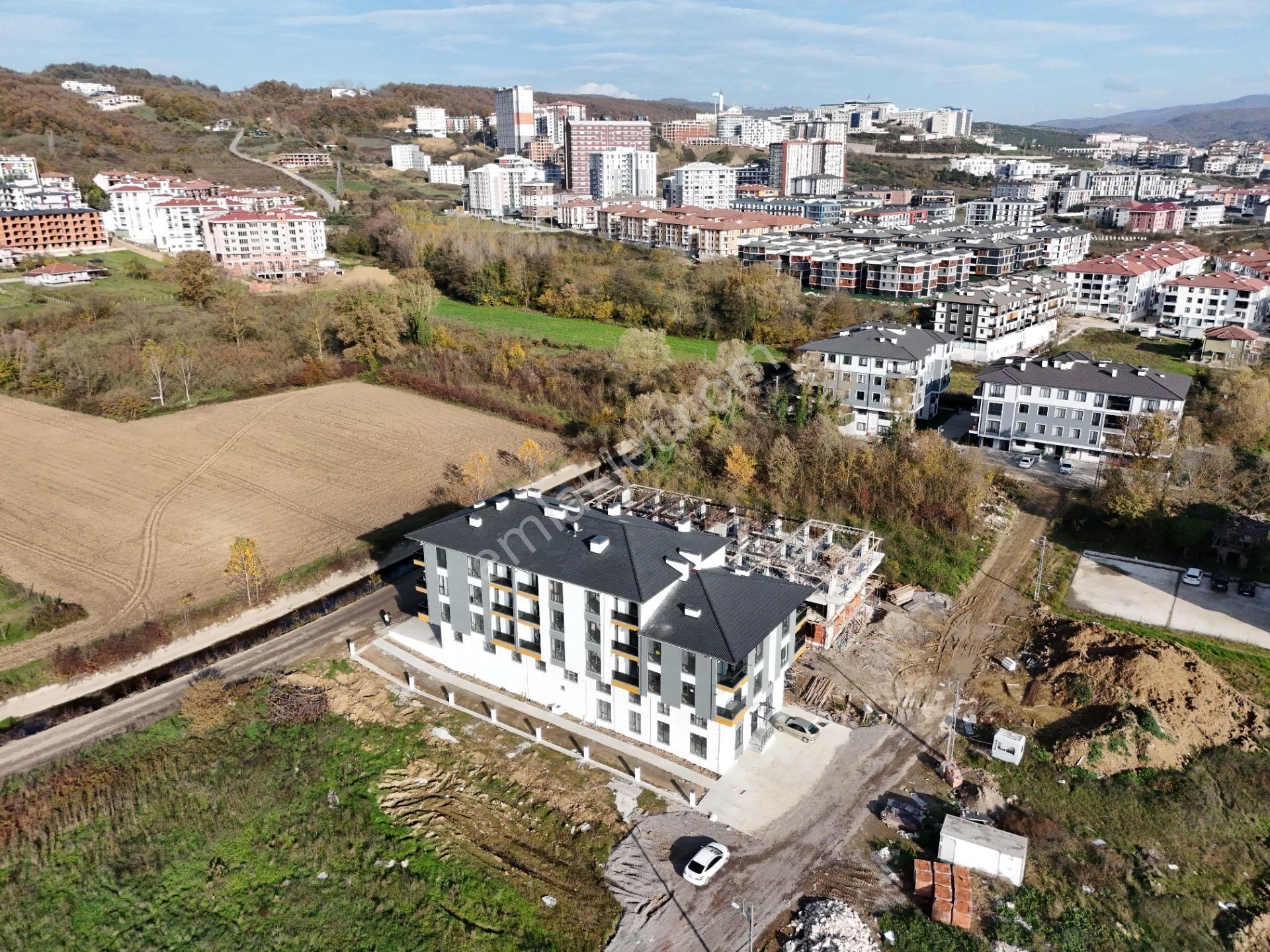 Epa Uğur'dan Üniversite Bölgesinde Kara Yolu Üzeri Satılık 1+1