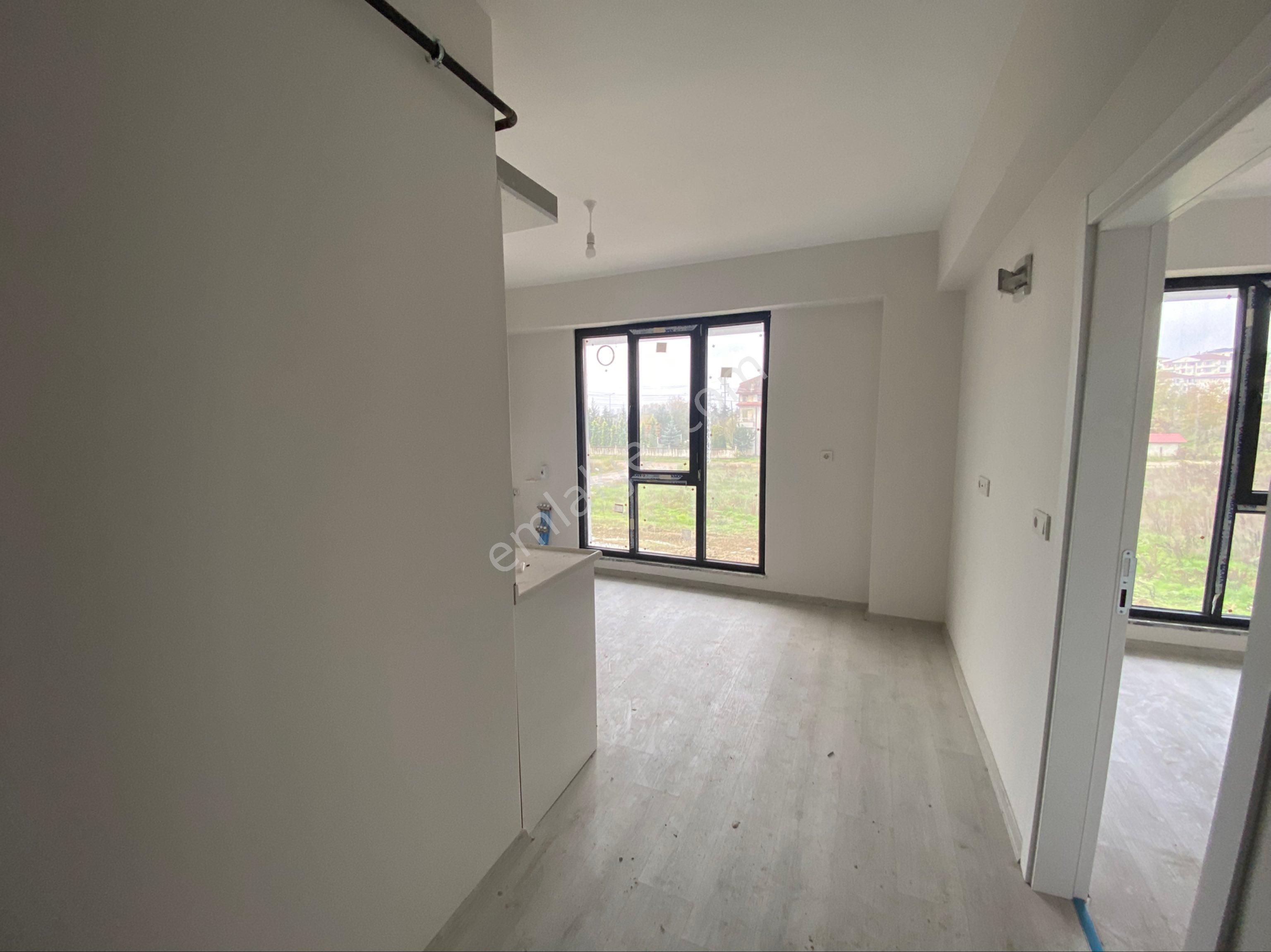 Epa Uğur'dan Üniversite Bölgesinde Kara Yolu Üzeri Satılık 1+1 - Görsel 13