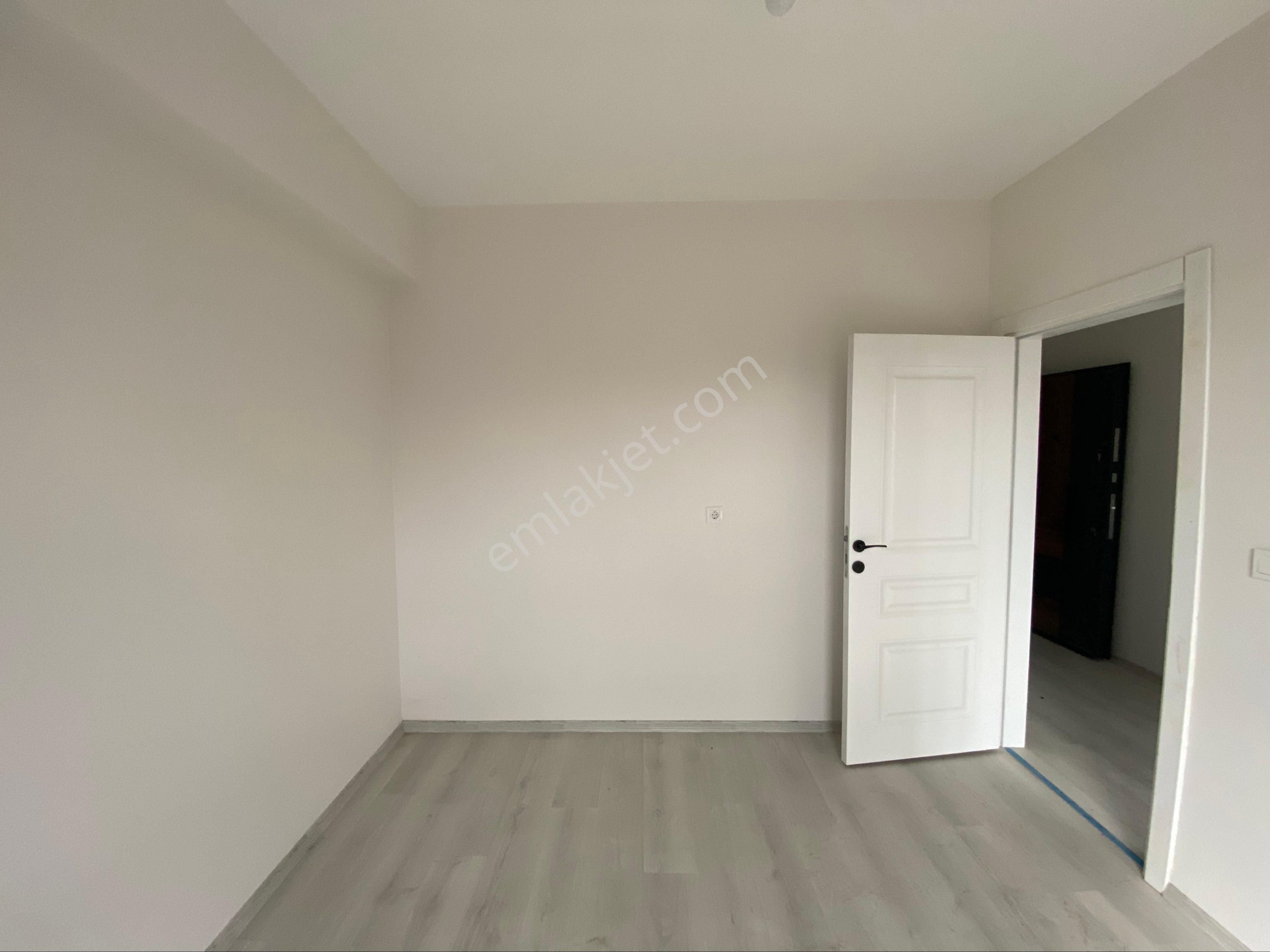 Epa Uğur'dan Üniversite Bölgesinde Kara Yolu Üzeri Satılık 1+1 - Görsel 28