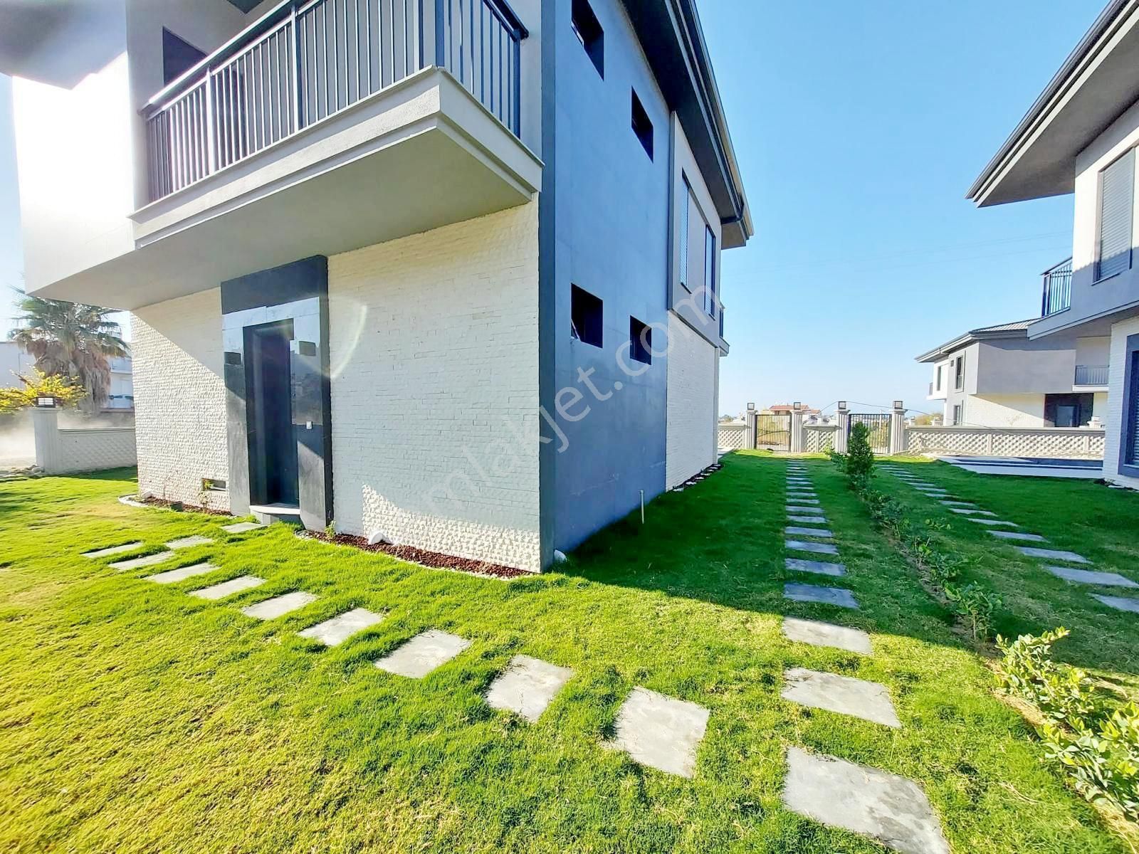 Kuşadası Satılık Özel Havuzlu 4+1 Müstakil Villa - Görsel 10