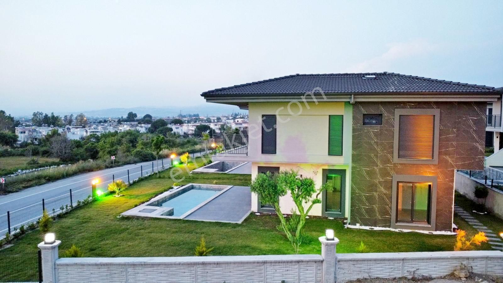 Kuşadası Satılık Özel Havuzlu 4+1 Müstakil Villa - Görsel 7