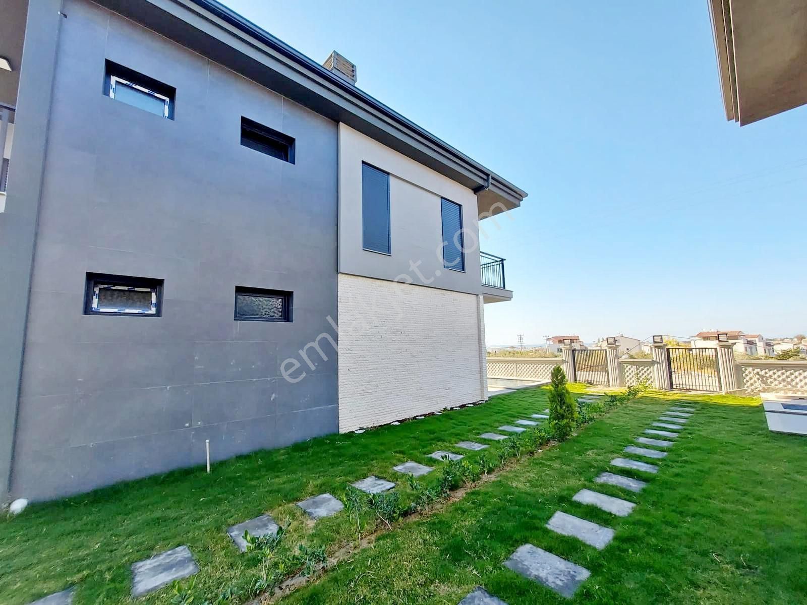 Kuşadası Satılık Özel Havuzlu 4+1 Müstakil Villa - Görsel 4