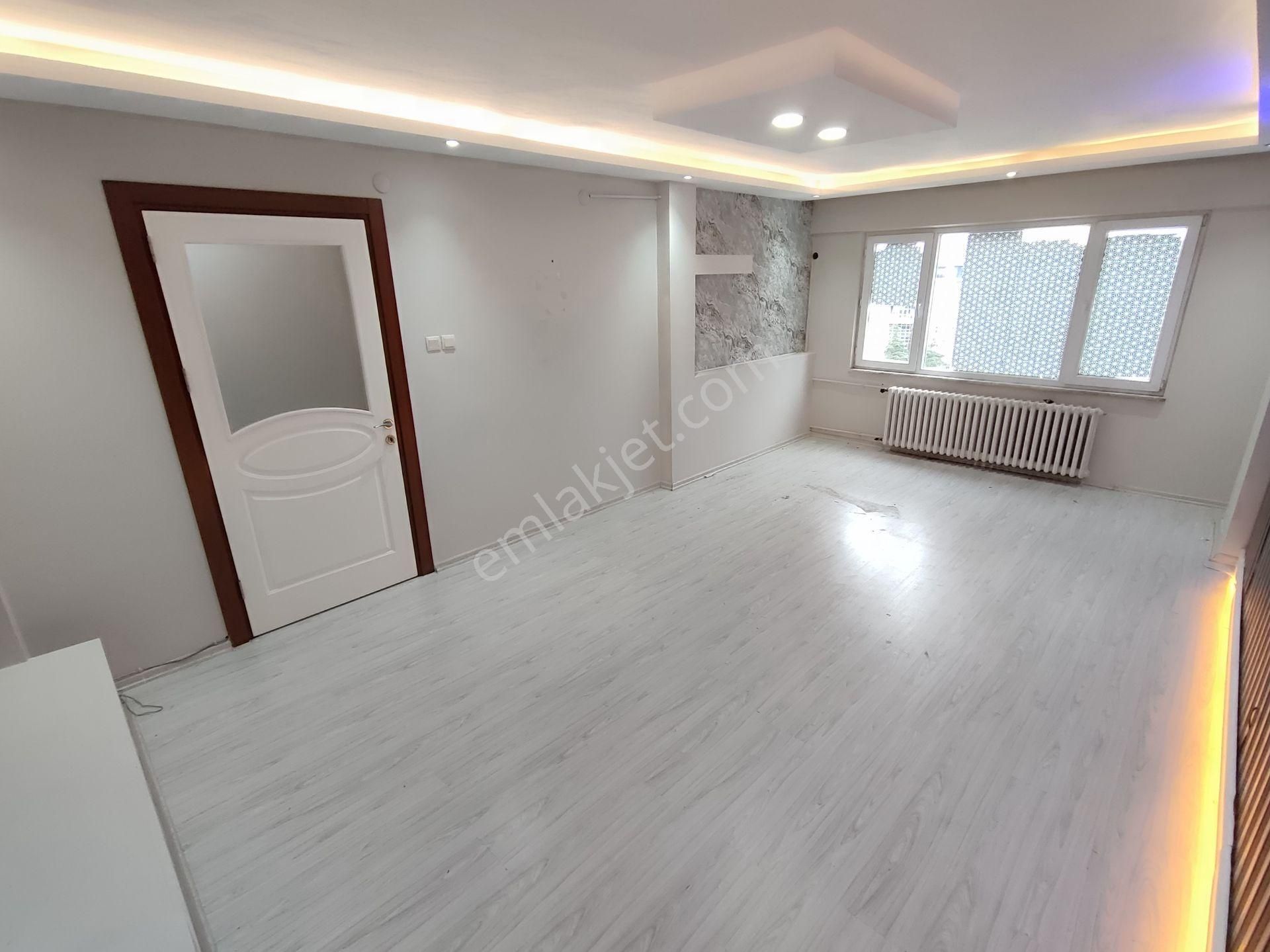 Kardeş'ten Edremit Meydanda Özel İç Tasarımlı Geniş 2+1 Daire - Görsel 8