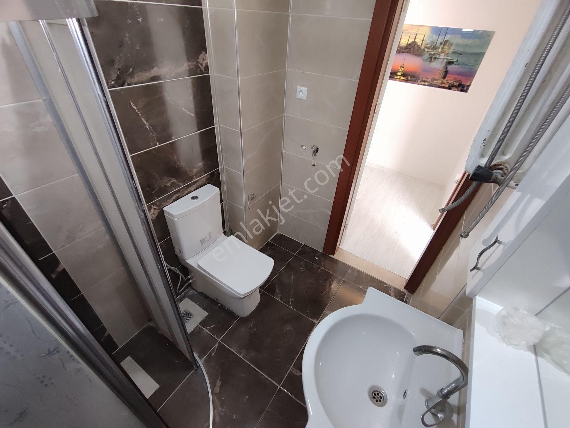 Kardeş'ten Edremit Meydanda Özel İç Tasarımlı Geniş 2+1 Daire - Görsel 24