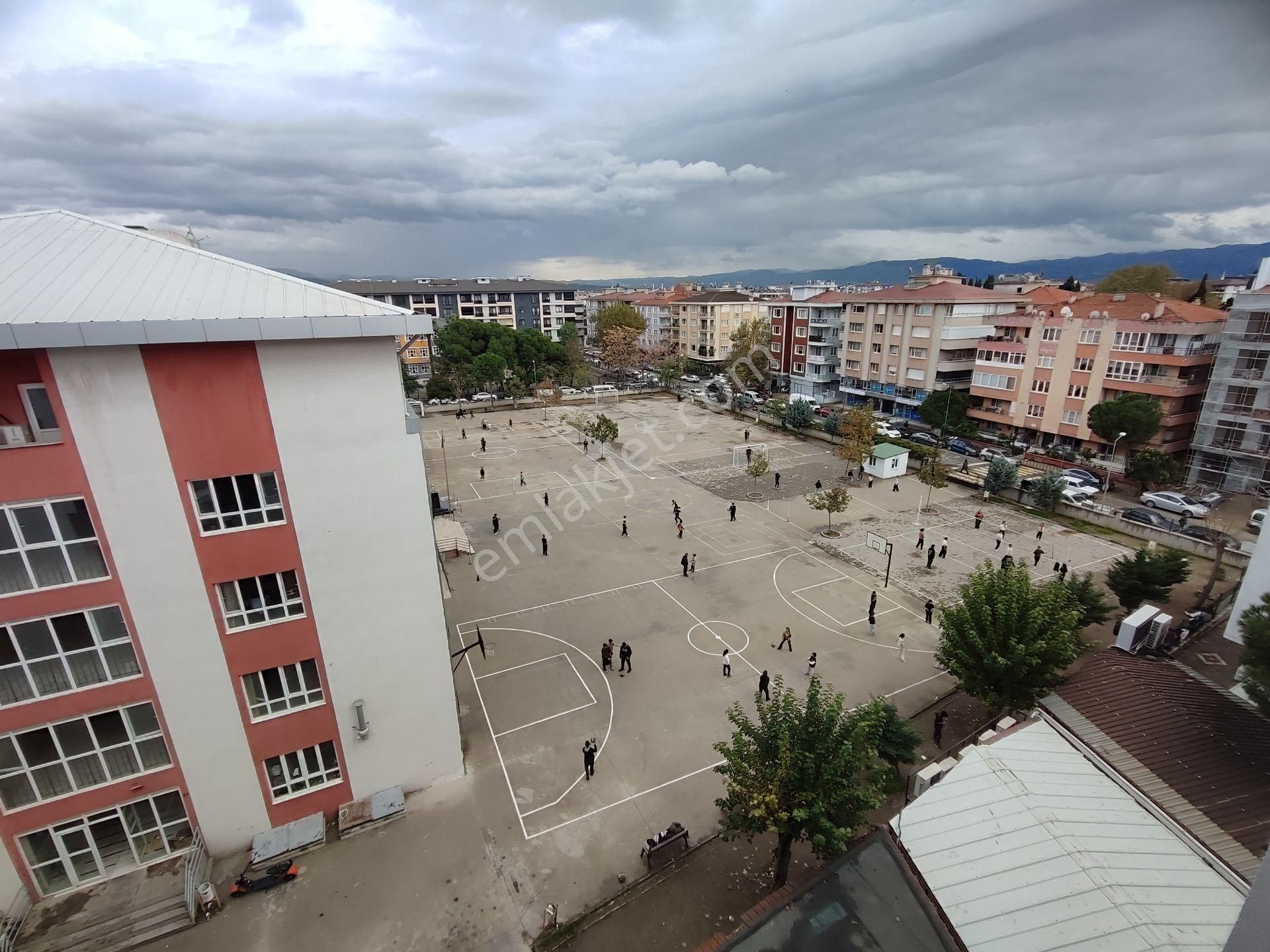 Kardeş'ten Edremit Meydanda Özel İç Tasarımlı Geniş 2+1 Daire - Görsel 35