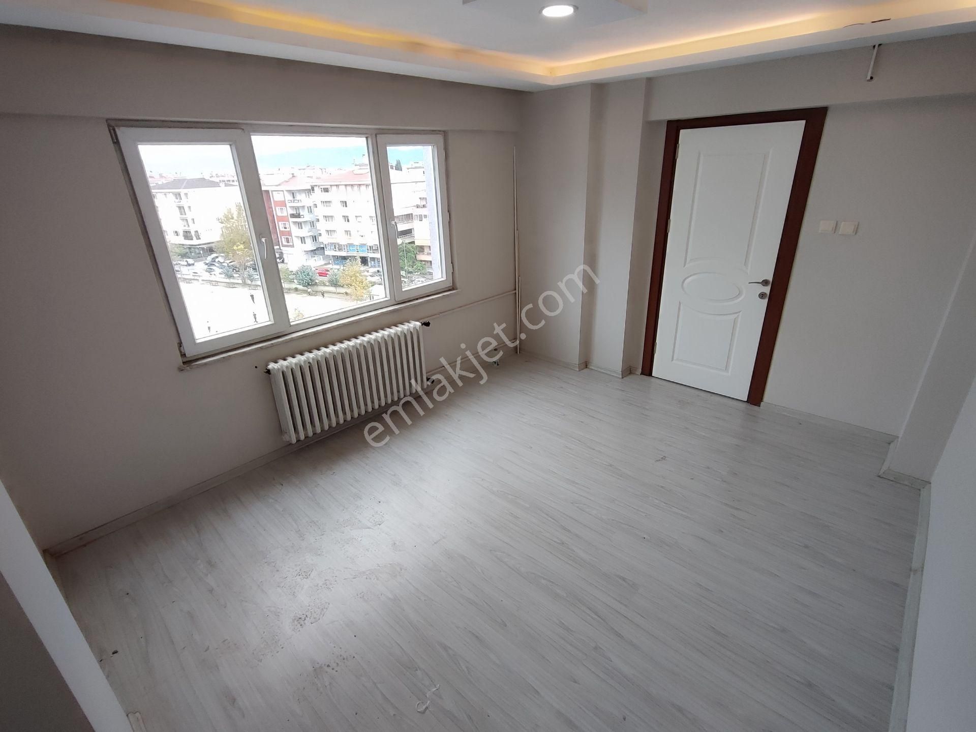 Kardeş'ten Edremit Meydanda Özel İç Tasarımlı Geniş 2+1 Daire - Görsel 20