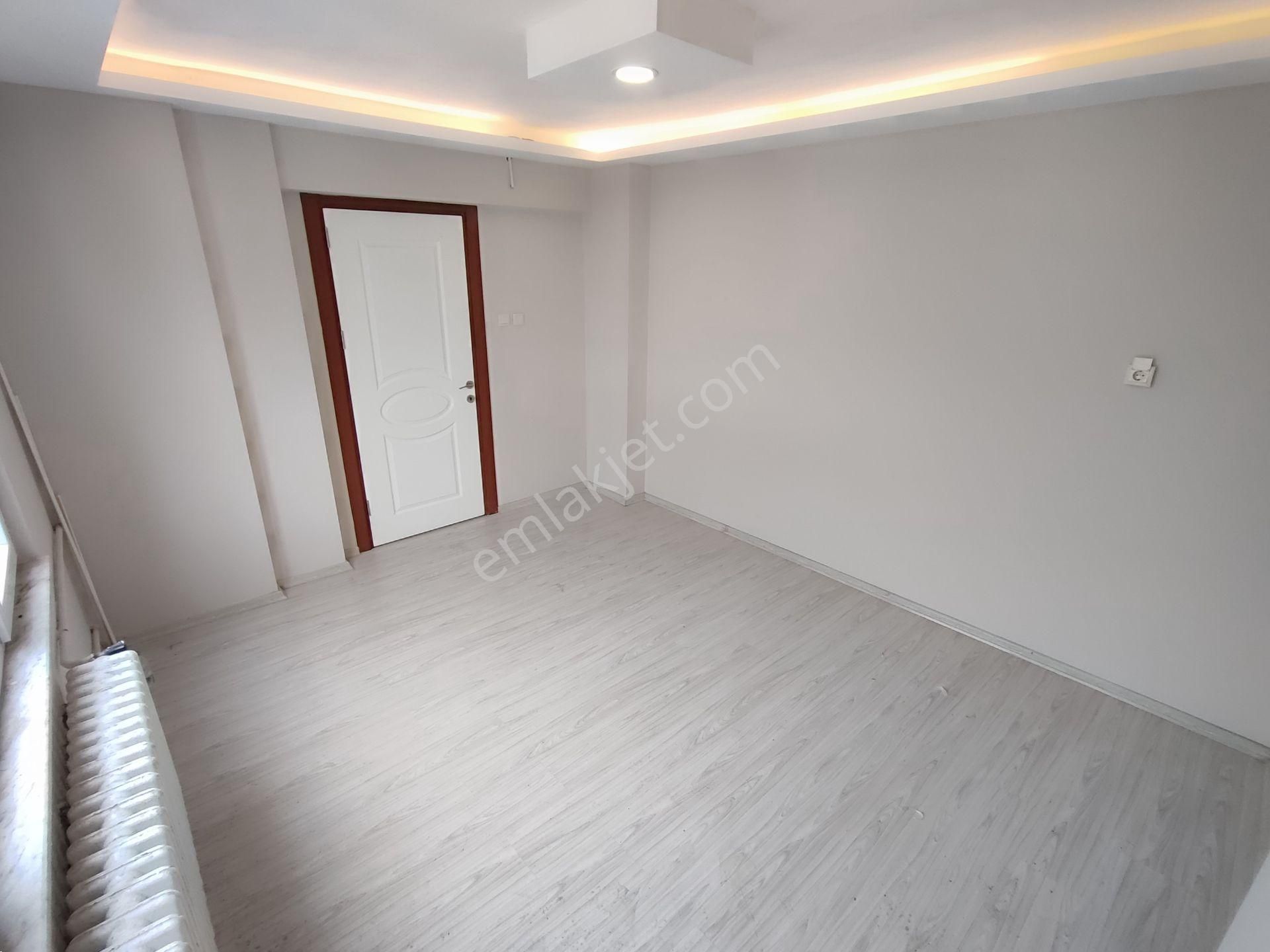 Kardeş'ten Edremit Meydanda Özel İç Tasarımlı Geniş 2+1 Daire - Görsel 19