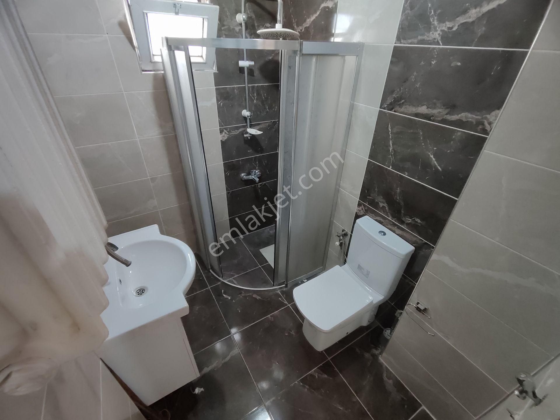 Kardeş'ten Edremit Meydanda Özel İç Tasarımlı Geniş 2+1 Daire - Görsel 26