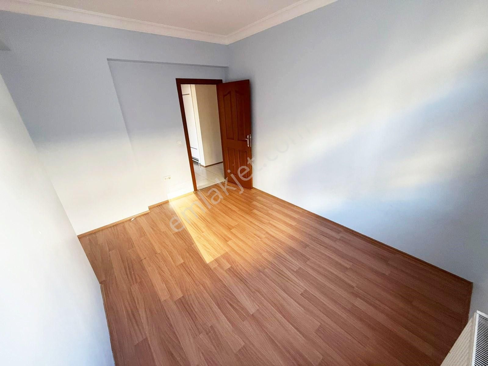 Yozgat Bulvarı Üzerinde Ara Katta 4+1 Ferah Yapılı Geniş Daire - Görsel 15