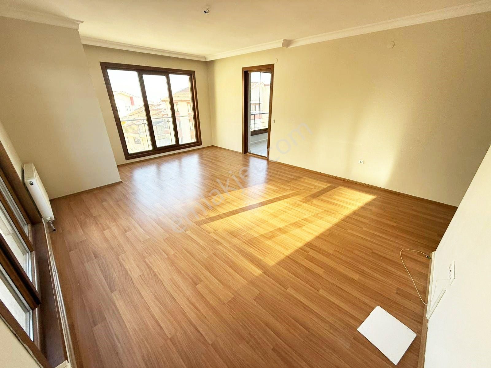 Yozgat Bulvarı Üzerinde Ara Katta 4+1 Ferah Yapılı Geniş Daire - Görsel 9