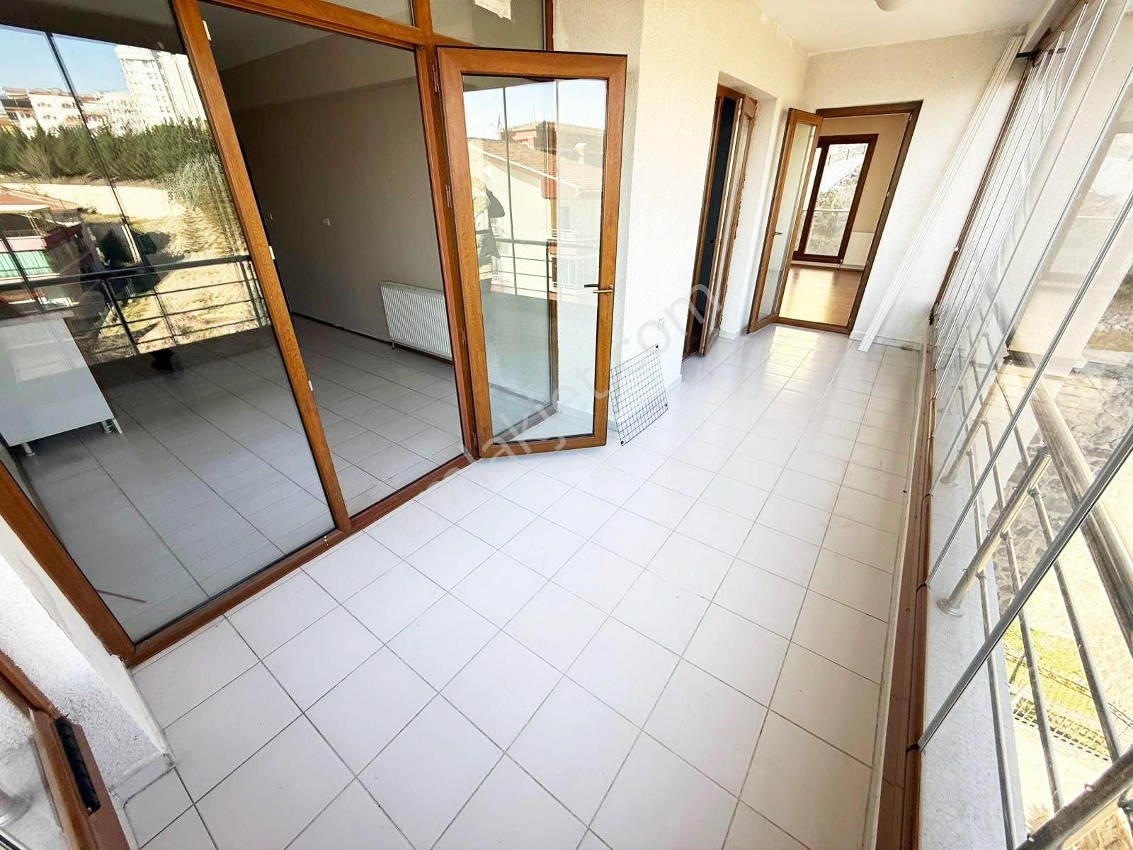 Yozgat Bulvarı Üzerinde Ara Katta 4+1 Ferah Yapılı Geniş Daire - Görsel 6