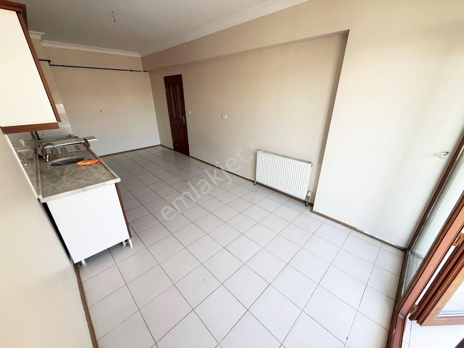 Yozgat Bulvarı Üzerinde Ara Katta 4+1 Ferah Yapılı Geniş Daire - Görsel 5