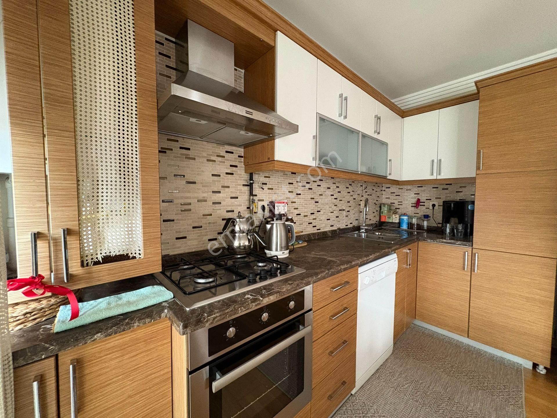 Bostancıda Minibüs Cad. Marmaray Ve Sahile Yakın 2+1 7o M² Net - Görsel 11