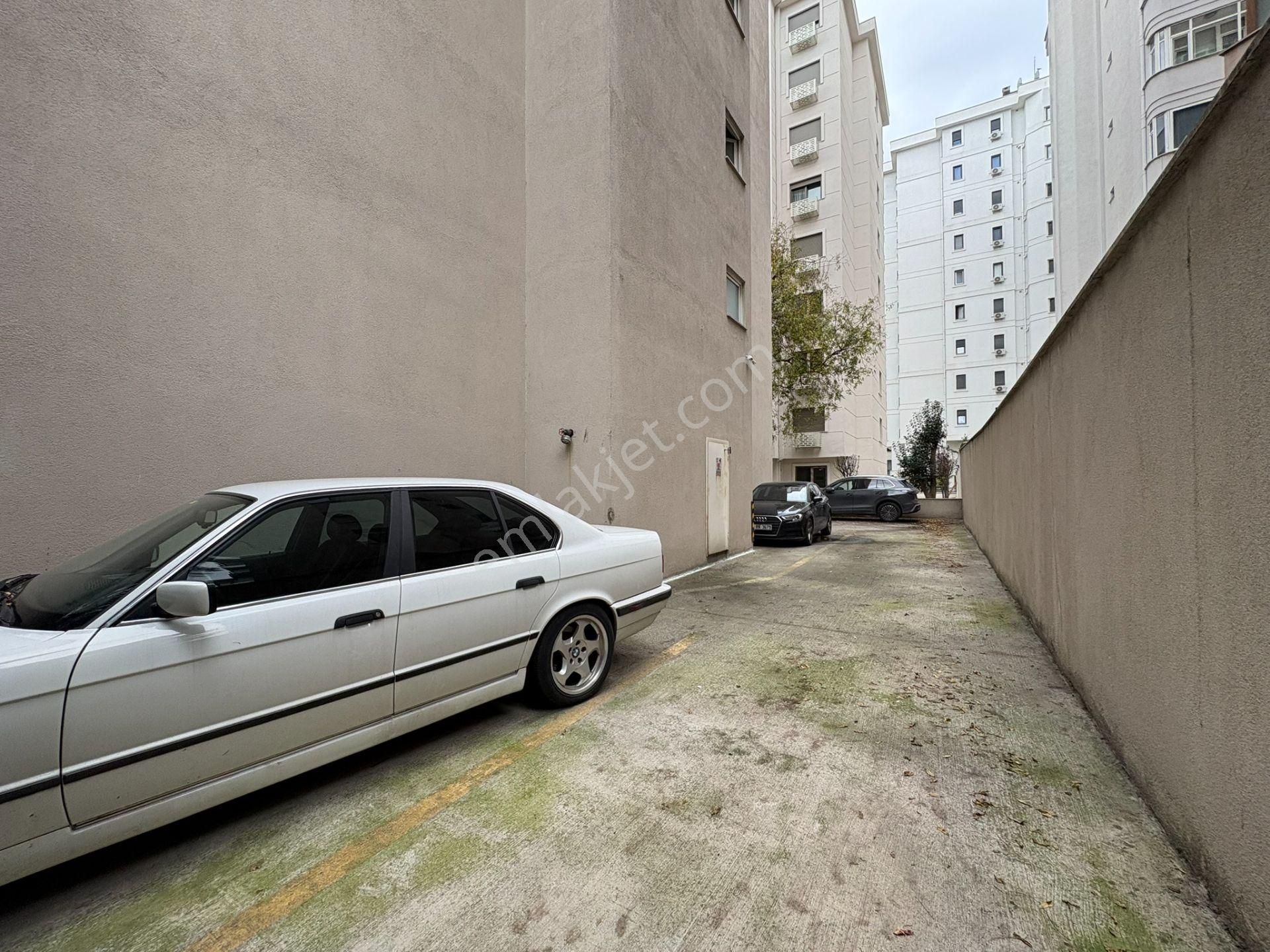 Bostancıda Minibüs Cad. Marmaray Ve Sahile Yakın 2+1 7o M² Net - Görsel 32