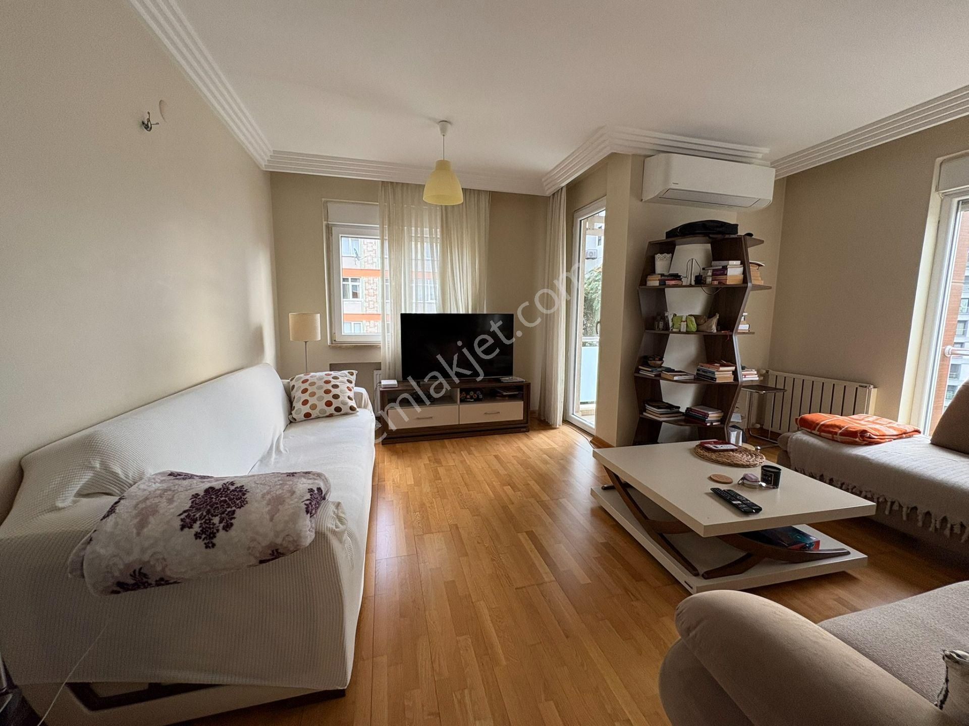 Bostancıda Minibüs Cad. Marmaray Ve Sahile Yakın 2+1 7o M² Net - Görsel 2