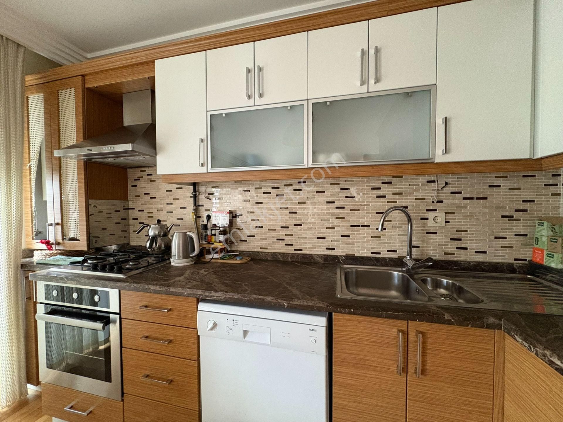 Bostancıda Minibüs Cad. Marmaray Ve Sahile Yakın 2+1 7o M² Net - Görsel 12