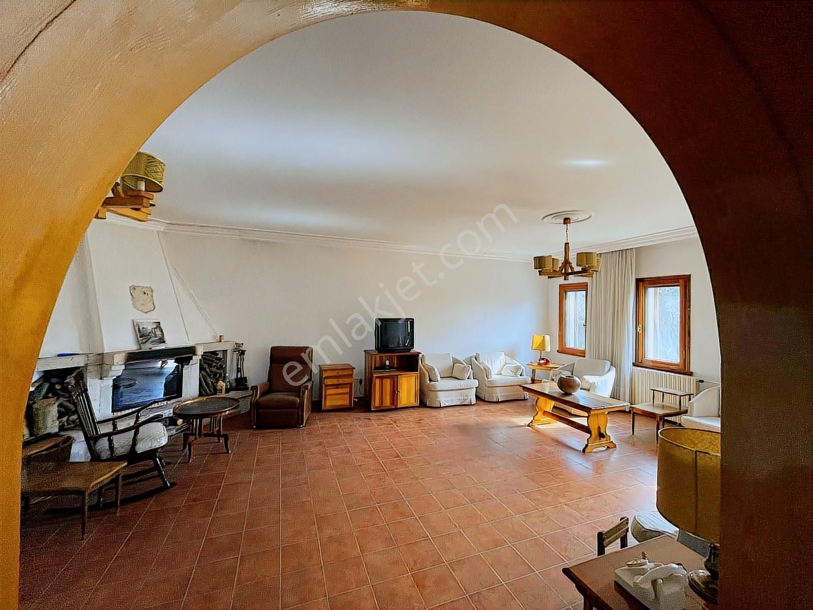 Foça'da 3650 M2 Arsa İçerisinde Satılık Malikane - Görsel 7