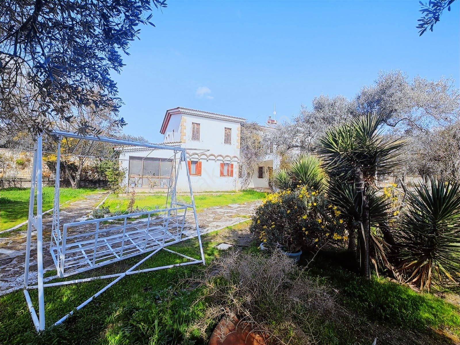 Foça'da 3650 M2 Arsa İçerisinde Satılık Malikane - Görsel 5